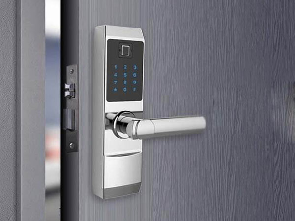 稻城24小时上门开锁公司