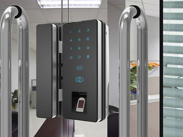 稻城24小时上门开锁公司