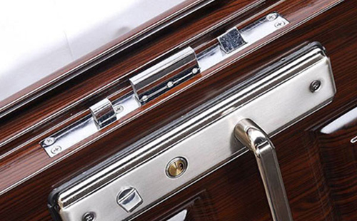 稻城24小时上门开锁公司