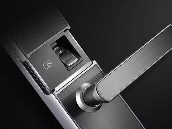 稻城24小时上门开锁公司