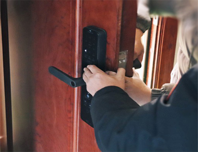 稻城24小时上门开锁公司